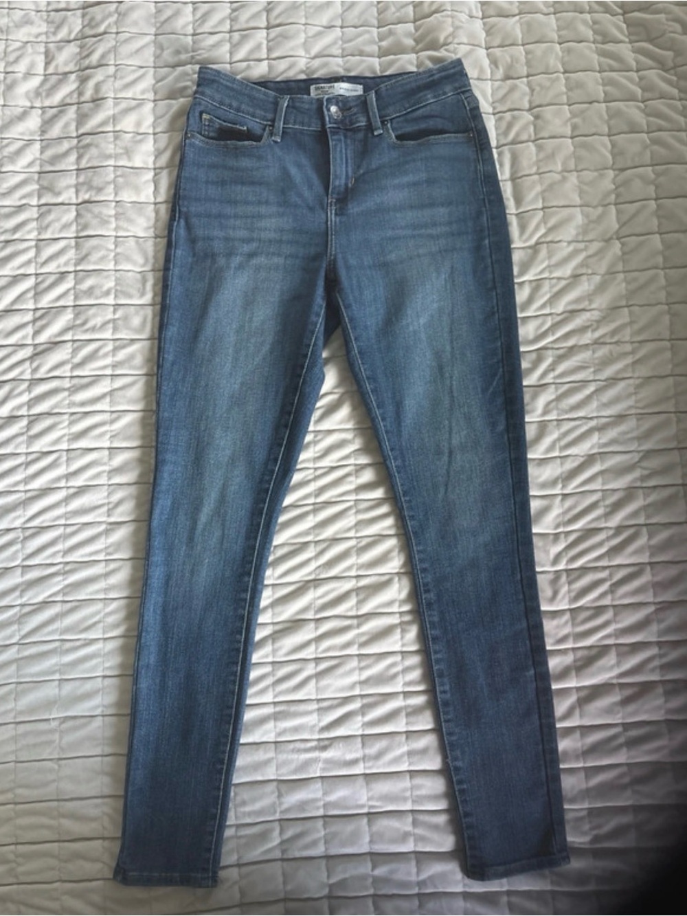 Signature by Levi Strauss Medium Wash Skinny Jeans